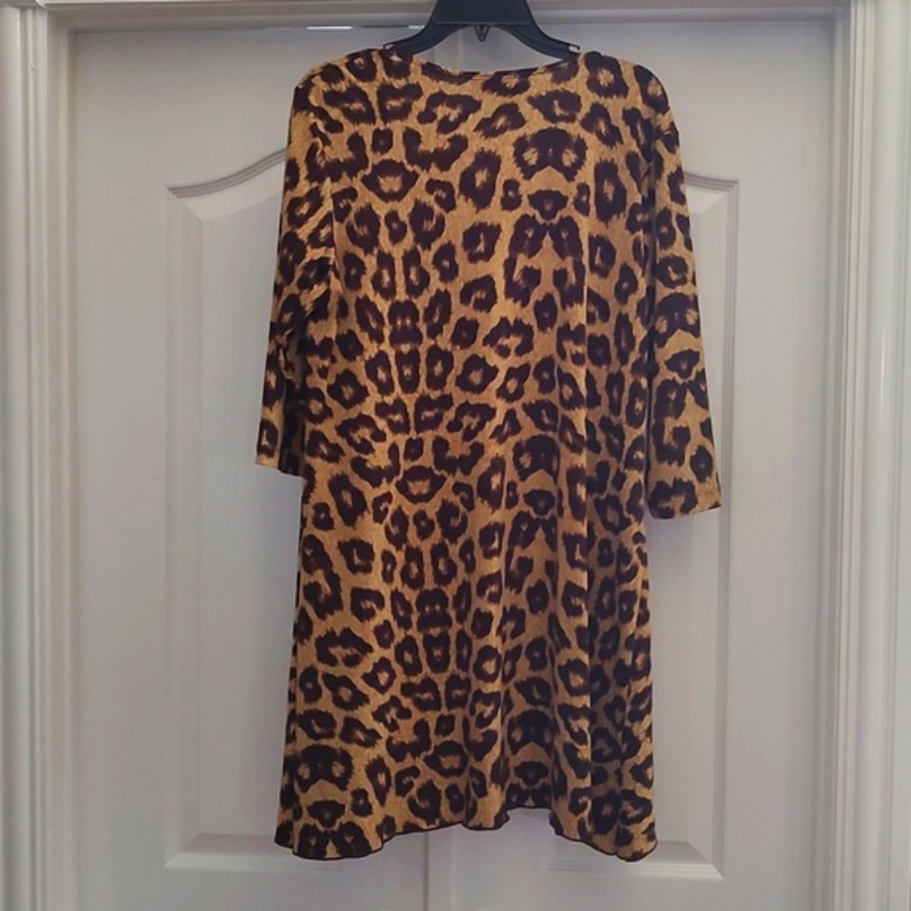 Animal Print Capri Pants & Cardigan Set - Picture 3 of 6